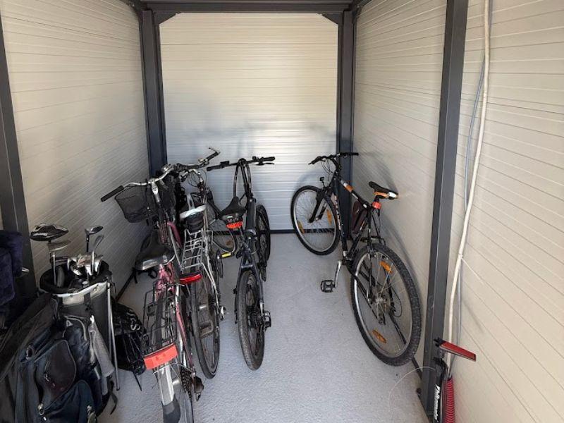 Jeklena konstrukcija kolesarnice antracit